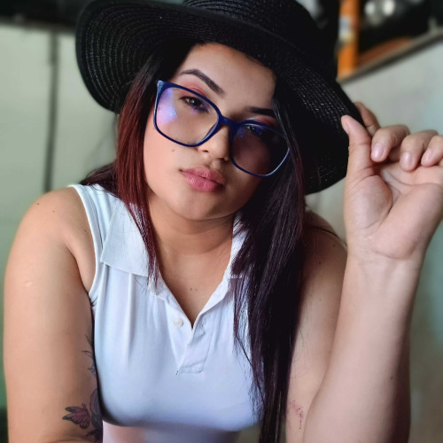 Ivania J.
