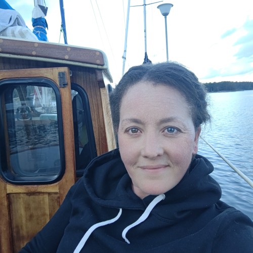 Emmi  L.