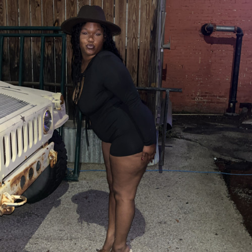 Desiree  w. profile photo