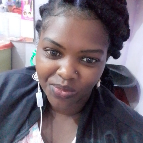 Evelyne  J.
