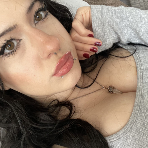Flora L. profile photo