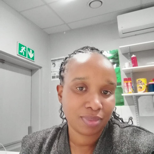 Slindile B. profile photo