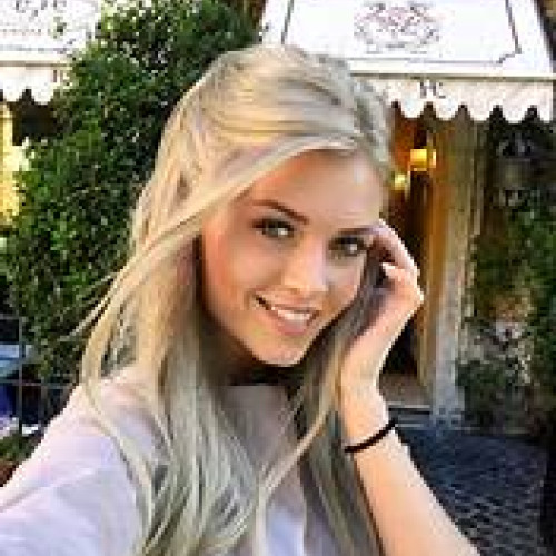 Alina S.