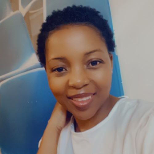 Leni M. profile photo