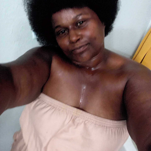 candy w. profile photo