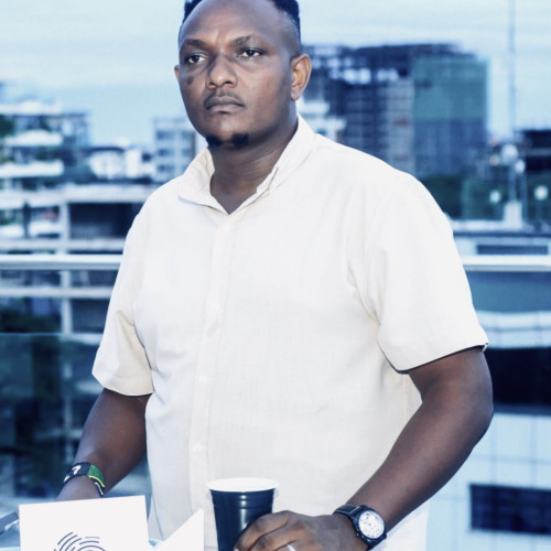 TL7 L. profile photo