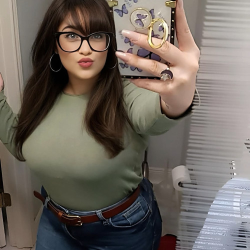 Natalie lovee R. profile photo
