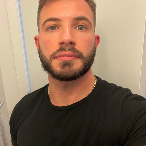 ali i. profile photo