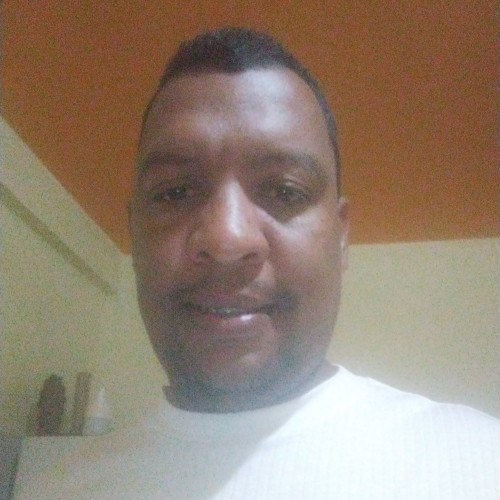 Luis R.