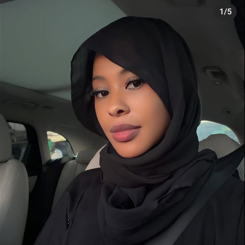 Aluwa E. profile photo