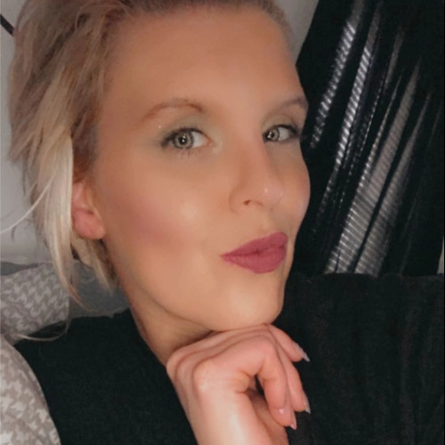 Julie H. profile photo