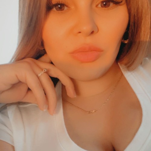 Alexandra  L.