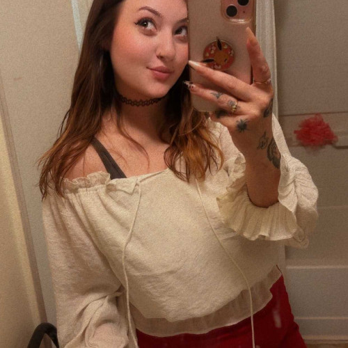Bella L. profile photo