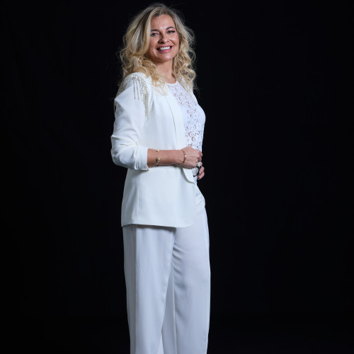 Luna  B. profile photo
