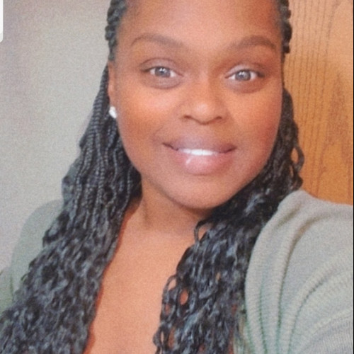 Farrah  L. profile photo