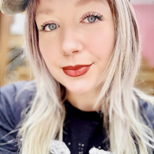 Evina L. profile photo