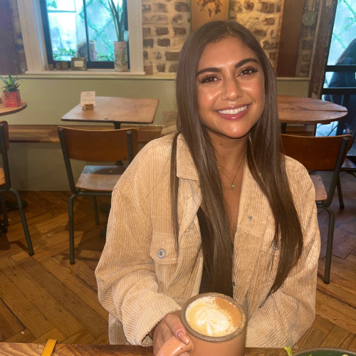 Yasmine L.