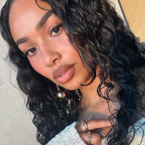Nia  A.