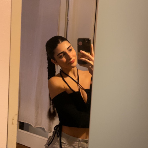 maya D. profile photo