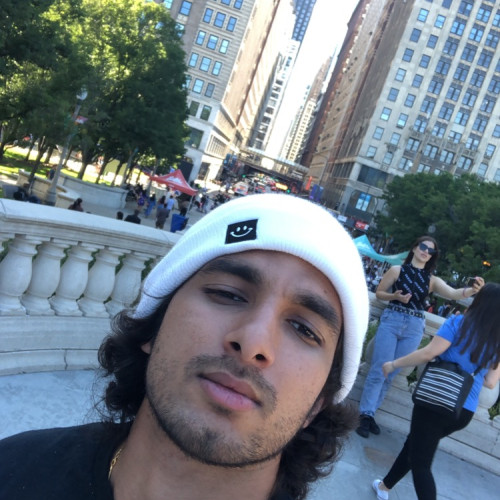 Max B.