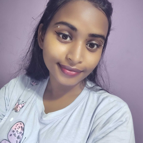 maya l. profile photo