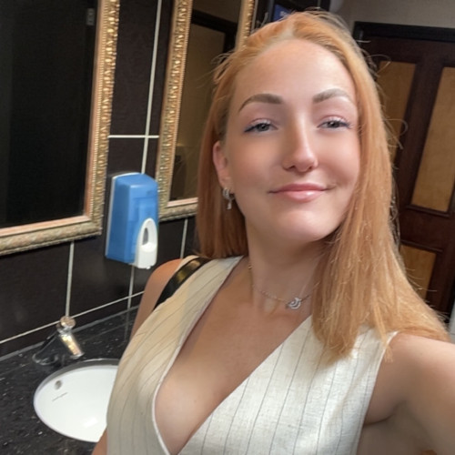 Chloe S.
