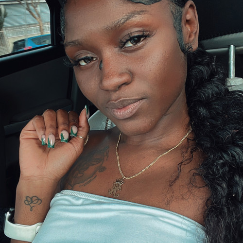 Kiki B.