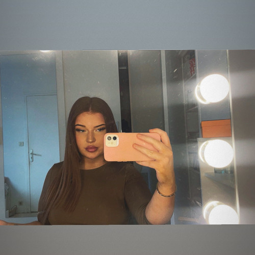 Julia M. profile photo