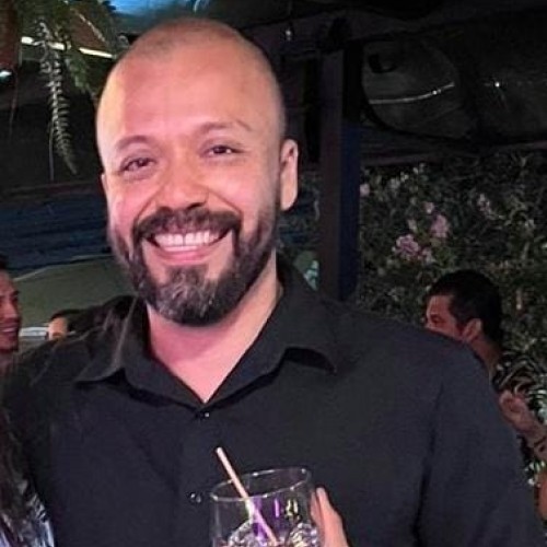 Tomás L.