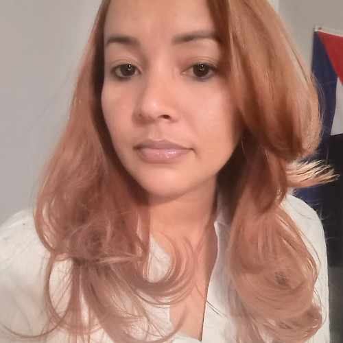 Leni N. profile photo