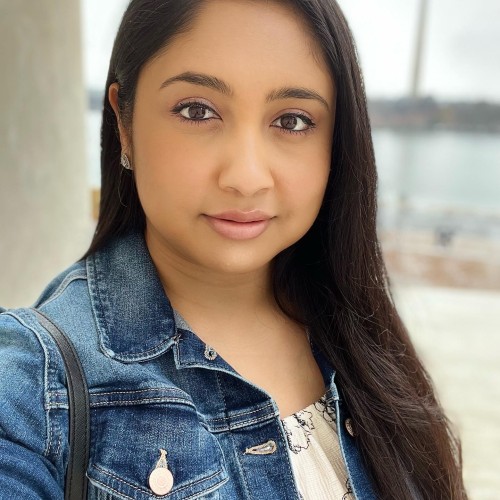 Nabila R.