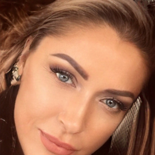 Gabriela l. profile photo