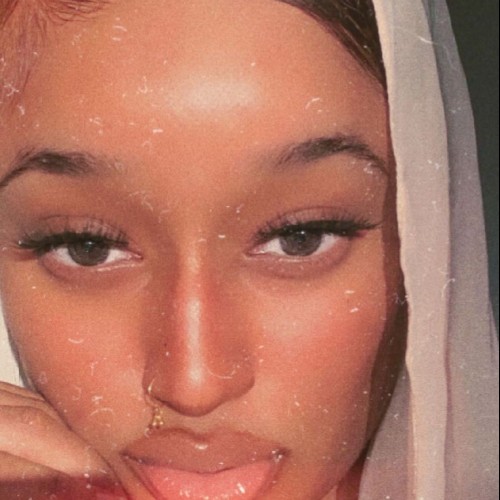 Yasmin B.