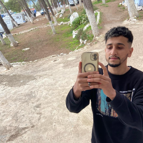 zakaria b. profile photo