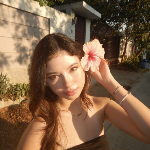 Nikki B.