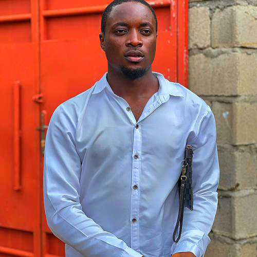 Oben  A. profile photo