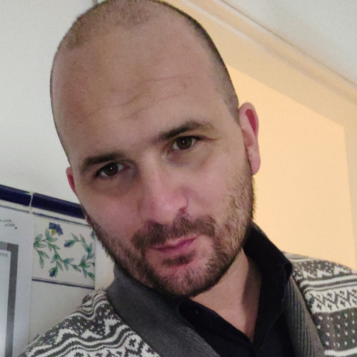 nik c.