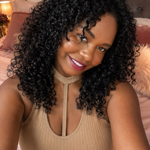 Selene R. profile photo