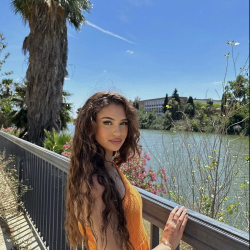 Clara V. profile photo