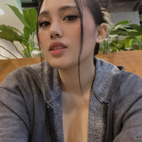Ella P.