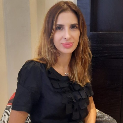 salma r.