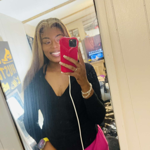 Dee B. profile photo