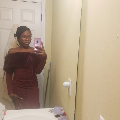 Latifah R. profile photo