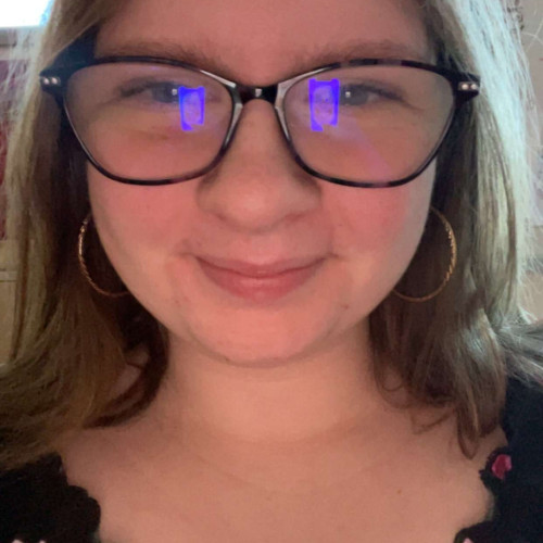 Julie M. profile photo