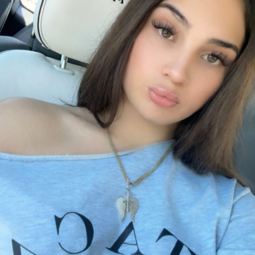 Claudia  J. profile photo