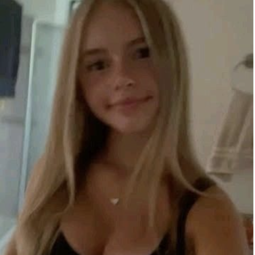 Bella S.