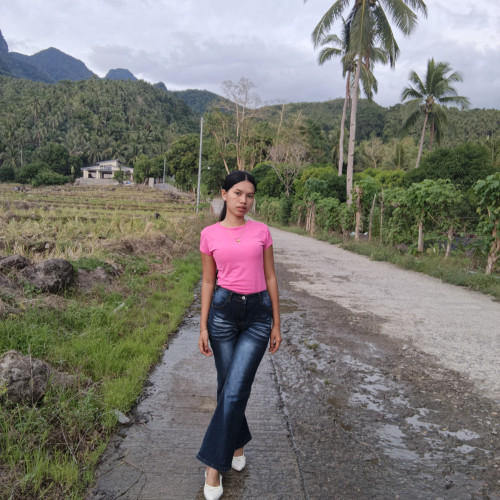 THEA R. profile photo