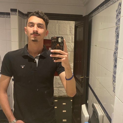Ali D.