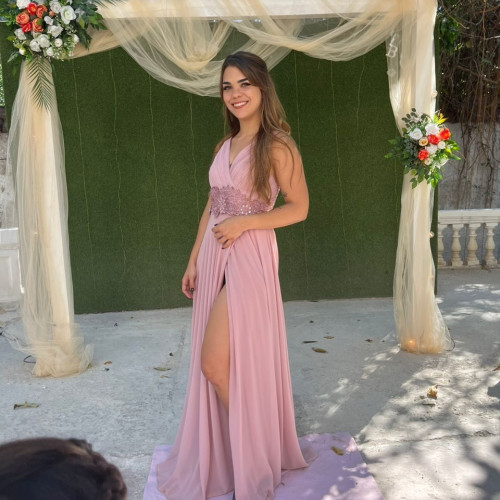 Ari  C. profile photo