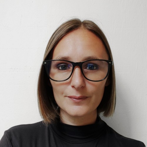 Adjani S.